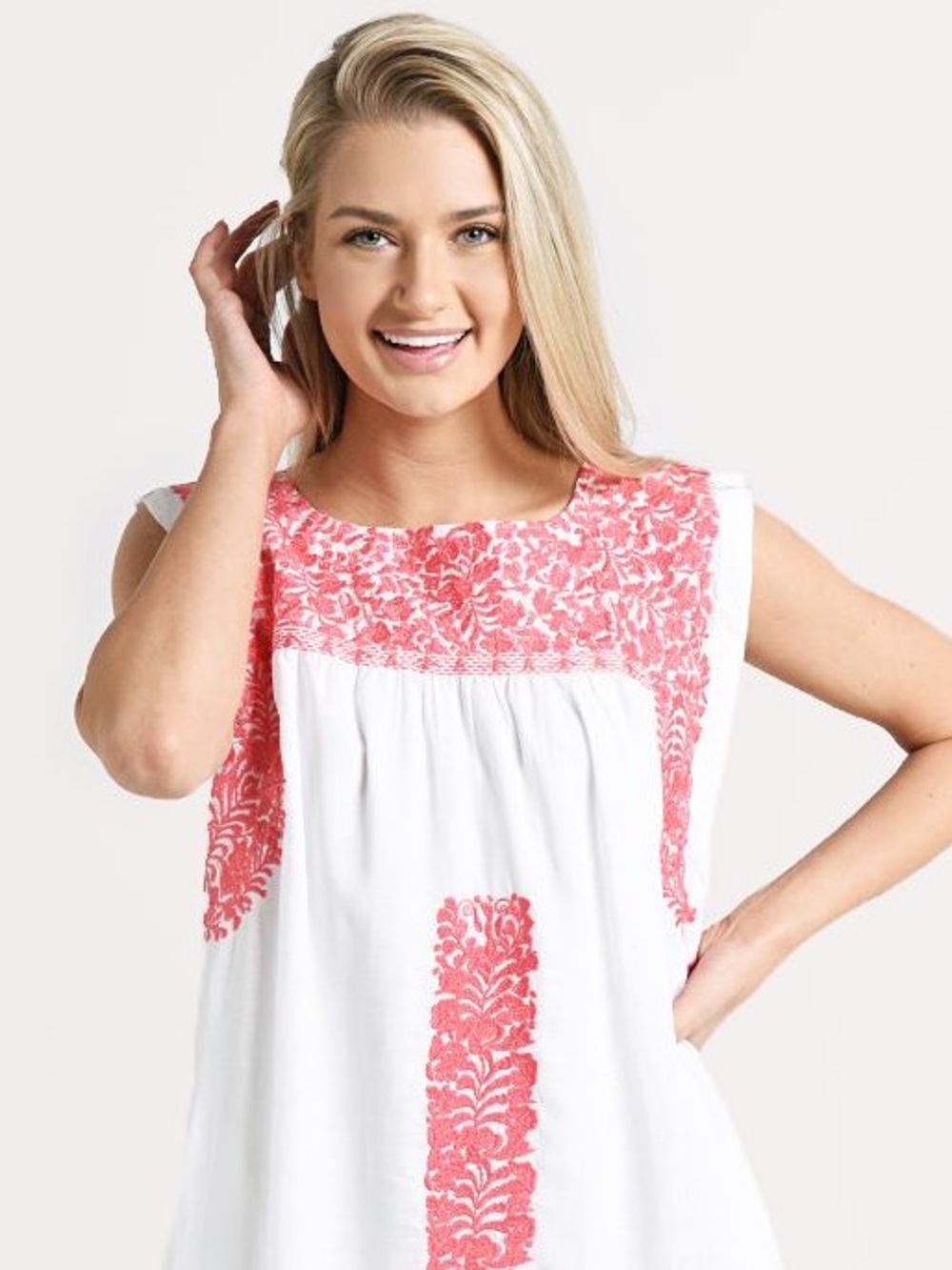 J. Marie Oaxaca Whitney Embroidered Sleeveless Tunic Top White Red Floral M